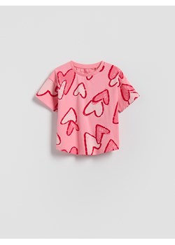 Reserved - Wzorzysty t-shirt - różowy ze sklepu Reserved w kategorii Bluzki dziewczęce - zdjęcie 188375037