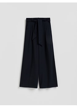 Reserved - Spodnie z wiązaniem - granatowy ze sklepu Reserved w kategorii Spodnie damskie - zdjęcie 188375045