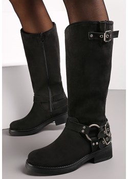 Czarne Kozaki Typu Biker na Płaskim Obcasie z Ozdobną Sprzączką Serriva ze sklepu born2be.pl w kategorii Kozaki damskie - zdjęcie 188377538