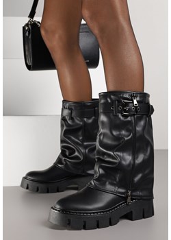Czarne Botki Biker z Wywiniętą Cholewką i Paskiem z Klamerką Versana ze sklepu born2be.pl w kategorii Botki - zdjęcie 188377867