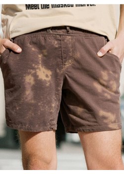 Sinsay - Luźne szorty wiązane w talii - brązowy ze sklepu Sinsay w kategorii Spodenki męskie - zdjęcie 188378197