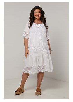 Curvy Lady Sukienka w kolorze białym ze sklepu Limango Polska w kategorii Sukienki - zdjęcie 188383596