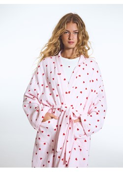 Reserved - Muślinowy szlafrok w serca - pastelowy róż ze sklepu Reserved w kategorii Piżamy damskie - zdjęcie 188387877
