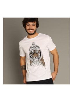 WOOOP Koszulka "Siberian Tiger" w kolorze białym ze sklepu Limango Polska w kategorii T-shirty męskie - zdjęcie 188391639