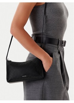 Torebka Calvin Klein Ck Must Aop Conv Logo Jqd Strap LV04F3099G Czarny ze sklepu eobuwie.pl w kategorii Listonoszki - zdjęcie 188404907