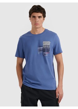 Męski t-shirt z nadrukiem 4F 4FRAW25TTSHM3256 - granatowy ze sklepu Sportstylestory.com w kategorii T-shirty męskie - zdjęcie 188406105