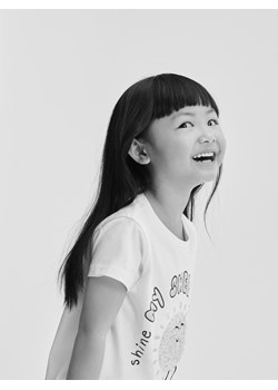 Reserved - T-shirt z aplikacją - złamana biel ze sklepu Reserved w kategorii Bluzki dziewczęce - zdjęcie 188408765