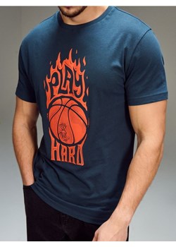 Sinsay - Bawełniana koszulka z nadrukiem - granatowy ze sklepu Sinsay w kategorii T-shirty męskie - zdjęcie 188409109