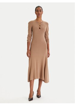 KARL LAGERFELD Sukienka dzianinowa B1W13003 Beżowy Regular Fit ze sklepu MODIVO w kategorii Sukienki - zdjęcie 188412298