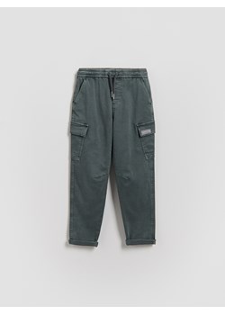 Reserved - Elastyczne spodnie - granatowy ze sklepu Reserved w kategorii Spodnie chłopięce - zdjęcie 188413636