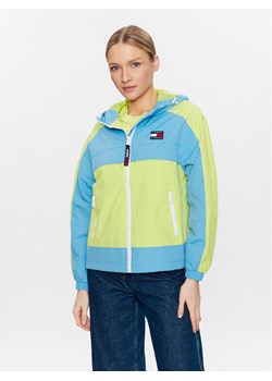 Tommy Jeans Wiatrówka Chicago DW0DW15820 Zielony Regular Fit ze sklepu MODIVO w kategorii Kurtki damskie - zdjęcie 188419008