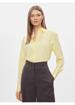 Calvin Klein Koszula K20K206777 Żółty Relaxed Fit ze sklepu MODIVO w kategorii Koszule damskie - zdjęcie 188419246