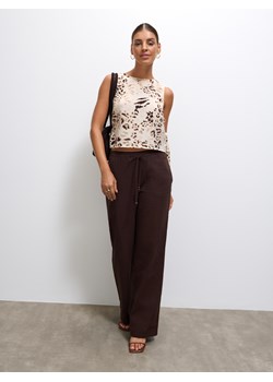 Mohito - Bawełniane brązowe spodnie - brązowy ze sklepu Mohito w kategorii Spodnie damskie - zdjęcie 188423485
