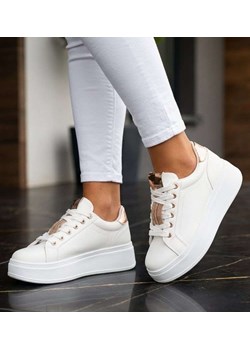 Białe sznurowane damskie trampki na platformie /E4-2 16235 G360/ ze sklepu Pantofelek24.pl w kategorii Trampki damskie - zdjęcie 188423795