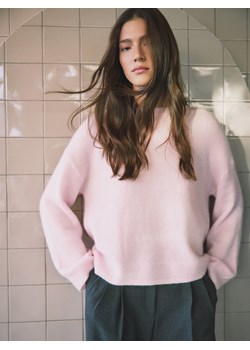 Reserved - Sweter z wełną i moherem - pastelowy róż ze sklepu Reserved w kategorii Swetry damskie - zdjęcie 188428449