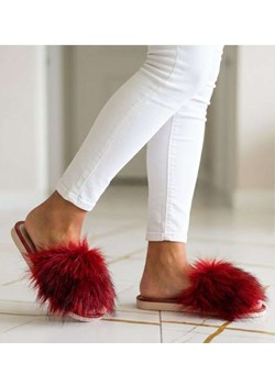 Bordowe klapki z efektownym futerkiem /C1-1 2832 K197/ ze sklepu Pantofelek24.pl w kategorii Kapcie damskie - zdjęcie 188431707