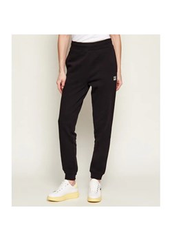 HUGO Spodnie dresowe Nelfinia | Regular Fit ze sklepu Gomez Fashion Store w kategorii Spodnie damskie - zdjęcie 188434829