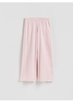 Reserved - Spodnie dresowe z szerokimi nogawkami - pastelowy róż ze sklepu Reserved w kategorii Spodnie damskie - zdjęcie 188436316