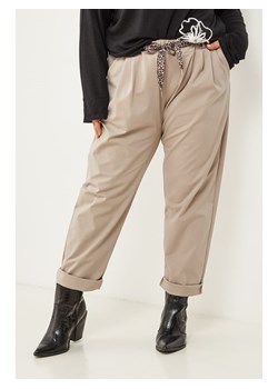 Curvy Lady Spodnie w kolorze beżowym ze sklepu Limango Polska w kategorii Spodnie damskie - zdjęcie 188437727