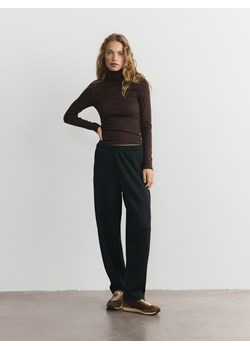 Reserved - Longsleeve z golfem - ciemnobrązowy ze sklepu Reserved w kategorii Bluzki damskie - zdjęcie 188460486