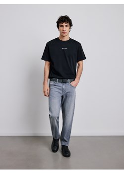 Reserved - Jeansy straight z efektem sprania - jasnoszary ze sklepu Reserved w kategorii Jeansy męskie - zdjęcie 188461156