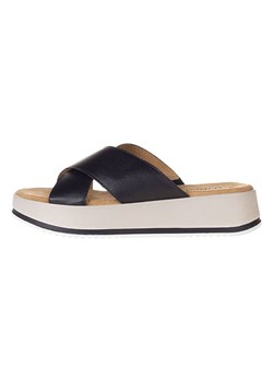 s.Oliver Skórzane klapki w kolorze granatowym ze sklepu Limango Polska w kategorii Klapki damskie - zdjęcie 188463725