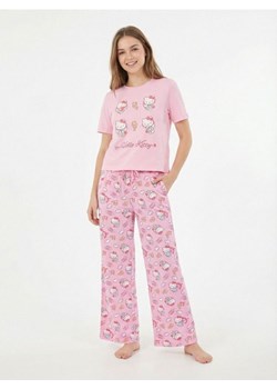 Sinsay - Bawełniana piżama dwuczęściowa z nadrukiem Hello Kitty - różowy ze sklepu Sinsay w kategorii Piżamy damskie - zdjęcie 188473278