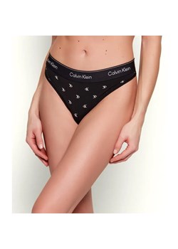Calvin Klein Underwear Stringi ze sklepu Gomez Fashion Store w kategorii Majtki damskie - zdjęcie 188473979