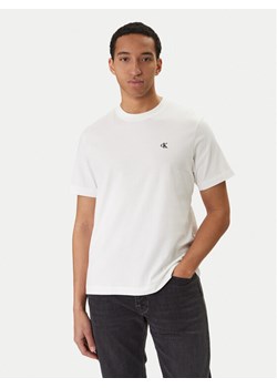 Calvin Klein Jeans T-Shirt Easy Monologo LV04RC275G Biały Regular Fit ze sklepu MODIVO w kategorii T-shirty męskie - zdjęcie 188476816