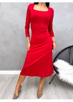 Czerwona Sukienka Midi ze sklepu ModnaKiecka.pl w kategorii Sukienki - zdjęcie 188477385