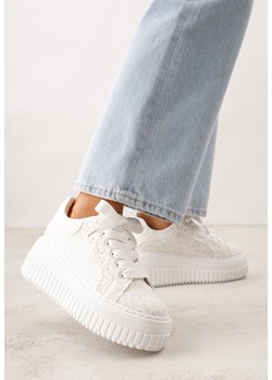 Białe Sneakersy na Grubej Tłoczonej Platformie Ozdobione Brokatem i Koronką Zellysh ze sklepu born2be.pl w kategorii Buty sportowe damskie - zdjęcie 188481595