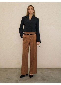 Sinsay - Eleganckie spodnie wide leg z paskiem - brązowy ze sklepu Sinsay w kategorii Spodnie damskie - zdjęcie 188483167