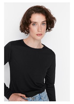 trendyol Koszulka w kolorze czarnym ze sklepu Limango Polska w kategorii Bluzki damskie - zdjęcie 188490387