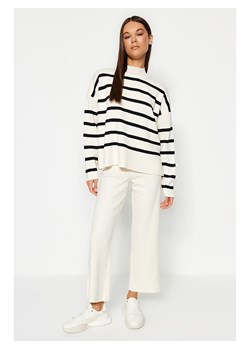 trendyol Sweter w kolorze biało-czarnym ze sklepu Limango Polska w kategorii Swetry damskie - zdjęcie 188490677