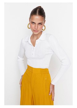 trendyol Koszulka polo w kolorze białym ze sklepu Limango Polska w kategorii Bluzki damskie - zdjęcie 188491278