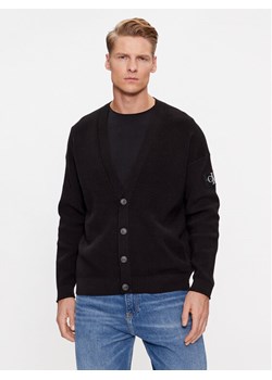 Calvin Klein Jeans Kardigan Badge Skater J30J324327 Czarny Relaxed Fit ze sklepu MODIVO w kategorii Swetry męskie - zdjęcie 188500586