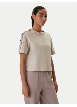 Guess T-Shirt V3RI08 I3Z14 Beżowy Regular Fit ze sklepu MODIVO w kategorii Bluzki damskie - zdjęcie 188500589