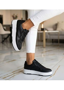 Czarne sznurowane damskie trampki na platformie /F4-2 15781 T232/ ze sklepu Pantofelek24.pl w kategorii Trampki damskie - zdjęcie 188502835