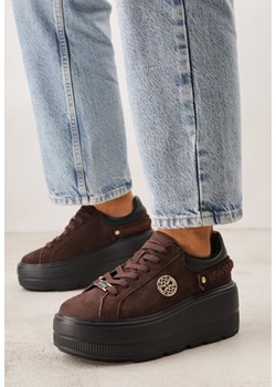 Brązowe Sneakersy Skórzane na Grubej Podeszwie z Plecionym Paskiem i Ozdobą Chalessei ze sklepu born2be.pl w kategorii Buty sportowe damskie - zdjęcie 188502966