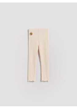 Reserved - Prążkowane legginsy - kremowy ze sklepu Reserved w kategorii Spodnie dziewczęce - zdjęcie 188504806
