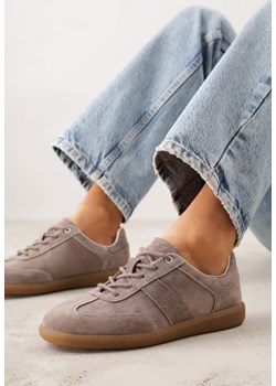 Ciemnobeżowe Sneakersy z Zamszu Naturalnego ze Skórzaną Wkładką i Przeszyciami Muririal ze sklepu born2be.pl w kategorii Buty sportowe damskie - zdjęcie 188504918