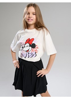 Sinsay - Bawełniana koszulka z nadrukiem Minnie Mouse - kremowy ze sklepu Sinsay w kategorii Bluzki dziewczęce - zdjęcie 188505097
