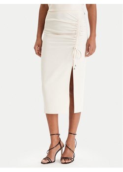 Patrizia Pepe Spódnica midi 8G0530/A701-W409 Écru Regular Fit ze sklepu MODIVO w kategorii Sukienki - zdjęcie 188506226