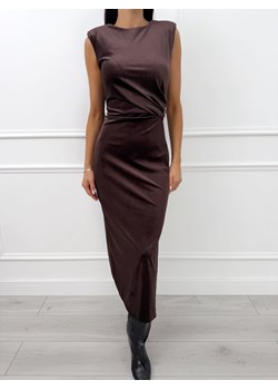 Czekoladowa Welurowa Sukienka z Ozdobą ze sklepu ModnaKiecka.pl w kategorii Sukienki - zdjęcie 188512435