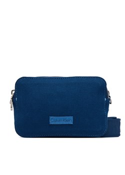 Calvin Klein Torebka Webbing Strap Canvas Camera Bag LV04F3385G Niebieski ze sklepu MODIVO w kategorii Listonoszki - zdjęcie 188512817