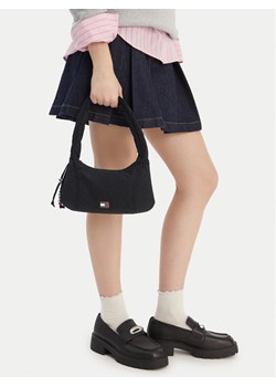 Tommy Jeans Torebka Tjw Casual Shoulder Bag AW0AW18068 Czarny ze sklepu MODIVO w kategorii Torebki damskie - zdjęcie 188513185