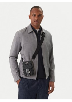 Guess Torebka na telefon HMBOST P6142 Czarny ze sklepu MODIVO w kategorii Etui - zdjęcie 188514565