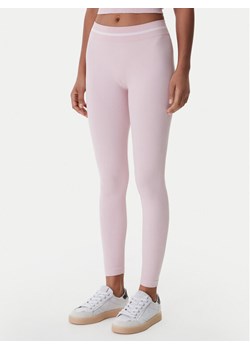 Guess Legginsy V6RB05 Z4692 Różowy Slim Fit ze sklepu MODIVO w kategorii Spodnie damskie - zdjęcie 188514575