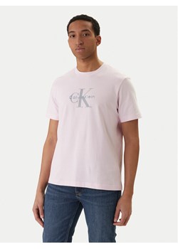 Calvin Klein Jeans T-Shirt Hero Monologo LV04RB862G Różowy Regular Fit ze sklepu MODIVO w kategorii T-shirty męskie - zdjęcie 188514667