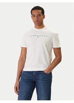 Tommy Jeans T-Shirt Linear Logo DM0DM20744 Biały Regular Fit ze sklepu MODIVO w kategorii T-shirty męskie - zdjęcie 188514739